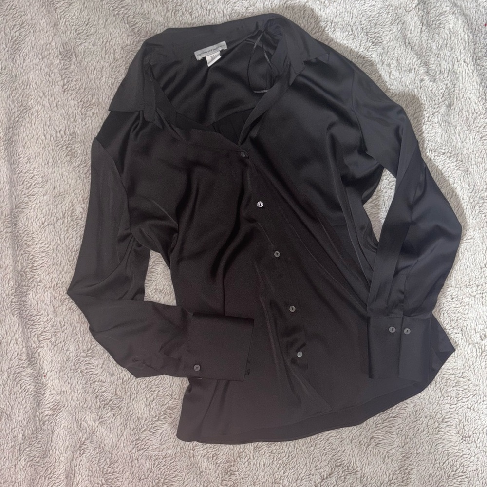cupcakes & cashmere Black Satin-Look Blouse